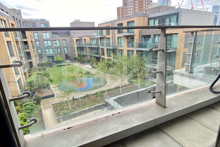 Modern, bright and airy one bedroom apartment. Long Lane, London Bridge/ Borough